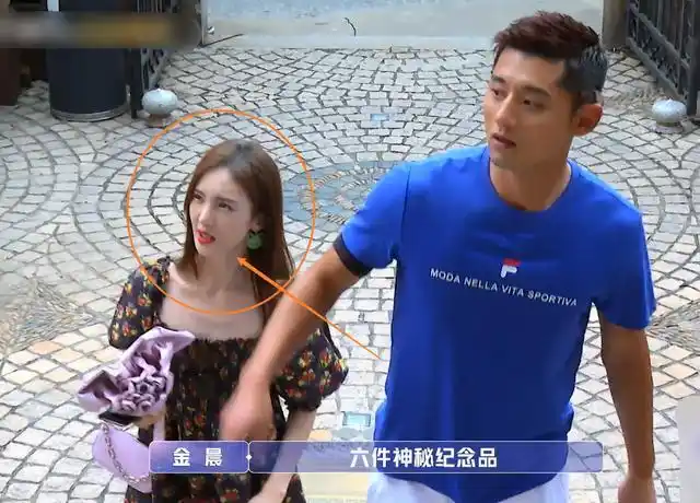 有种黑白配叫张继科金晨当两人同框站一起肤色实在太惹眼