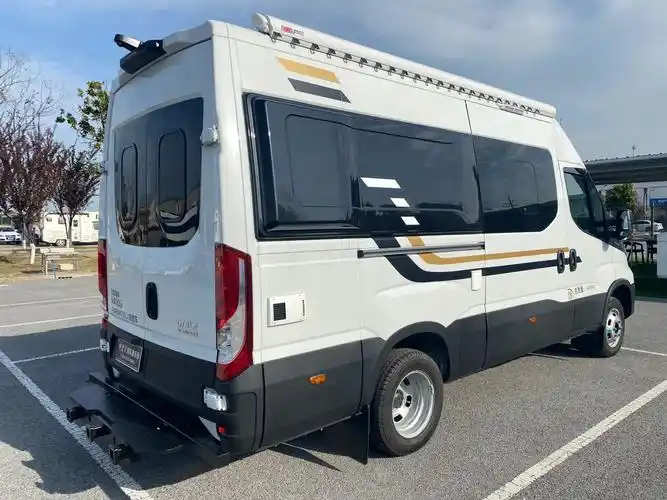 进口依维柯b型房车,是不是您喜欢的那款