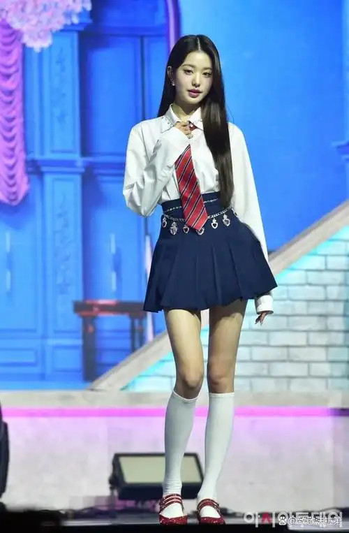 转圈扭胯张元英是谁