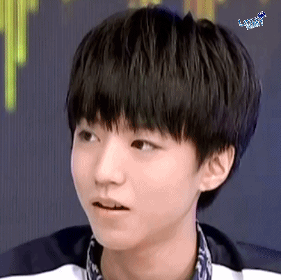 王俊凯小鲜肉莞尔一笑呆萌gif动图_动态图_表情包下载_soogif