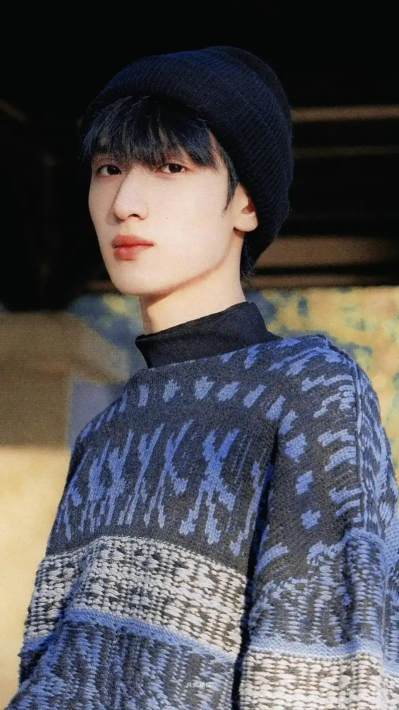 严浩翔 最近保存的照片 想问什么方法毛线帽不压刘海 - 抖音