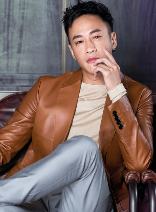 原创何润东婚后如整容近照发际线后移大变样他老婆每天怎么熬