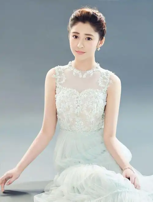 90后影视女演员李心艾,甜美靓丽