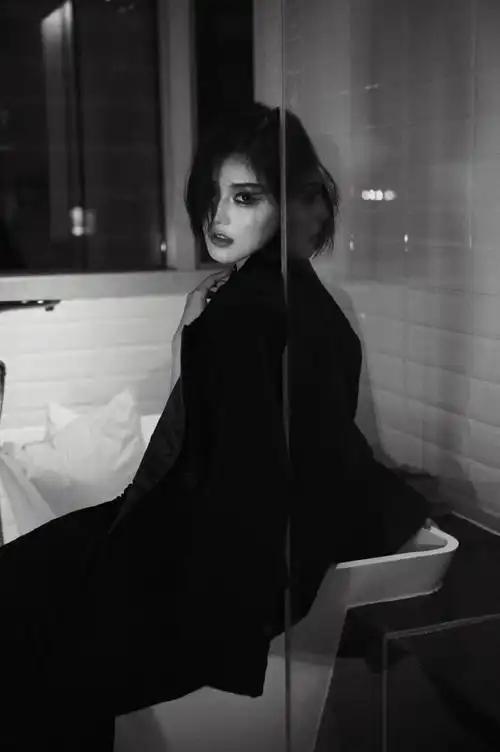 坚定有力量 黑白写真