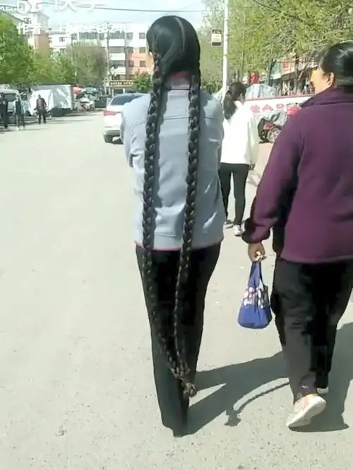 快手上的街拍超级大辫子 - [中国长发网]