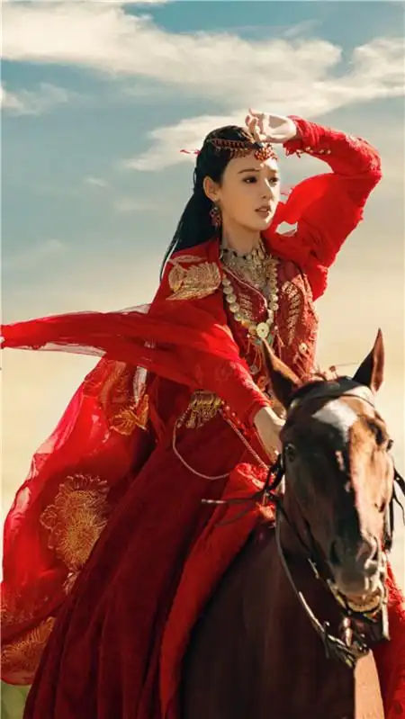 东宫小枫红衣古装图片壁纸_明星-发簪网