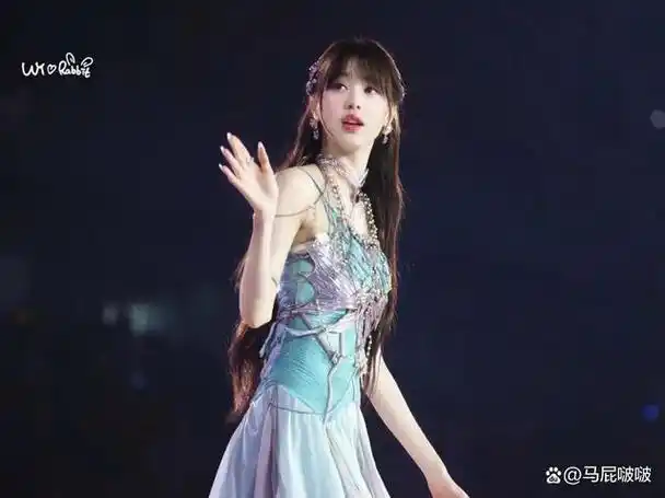 出道之后更是大杀四方,贡献无数神图,而她们这个团也很奇怪,除了张元