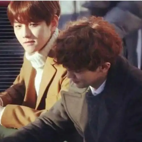 灿白小情侣的日常对视