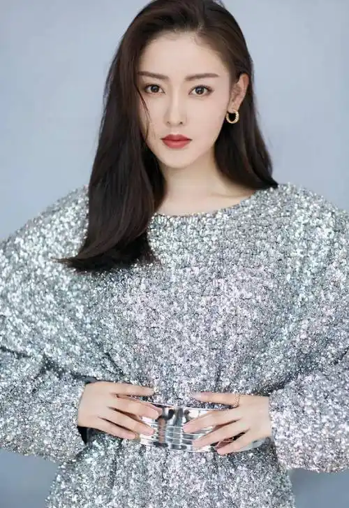 大美女张天爱爆出新恋情,希望她在新的一年里事业爱情双丰收_李子峰