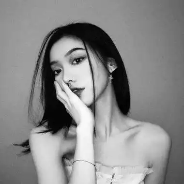 高清黑白女头高清好看冷艳的黑白性感女头像图片