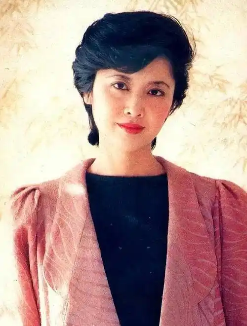 演员朱琳:是西游记第一美人,惹唐僧心动,一生无儿无女,72岁依旧优雅