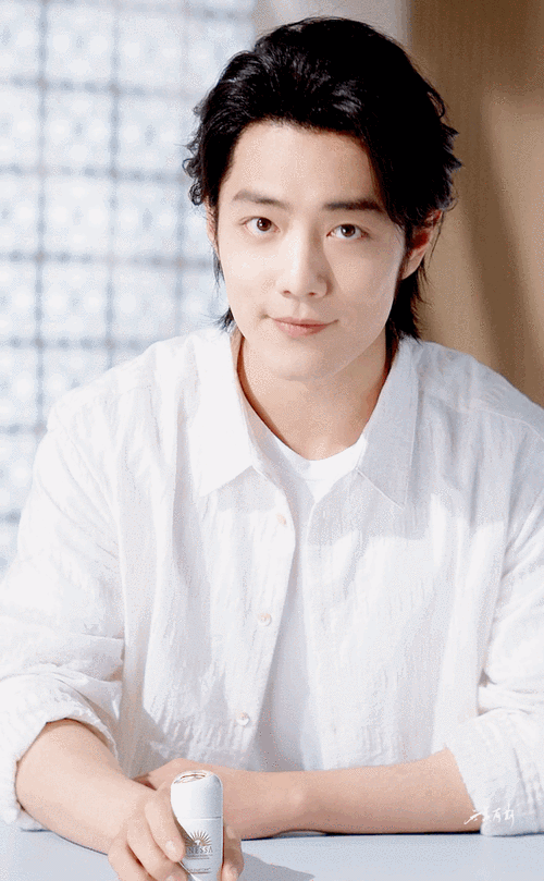 肖战##肖战白色纹理衬衫