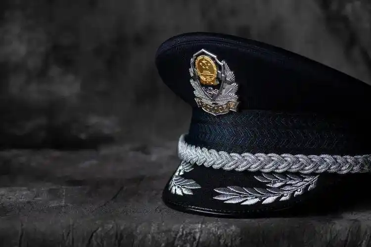 一身警服一生荣耀