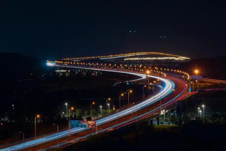 周日桥上没开灯,踩个点 下次再来#摄影  #南京长江四桥  #摄影日常