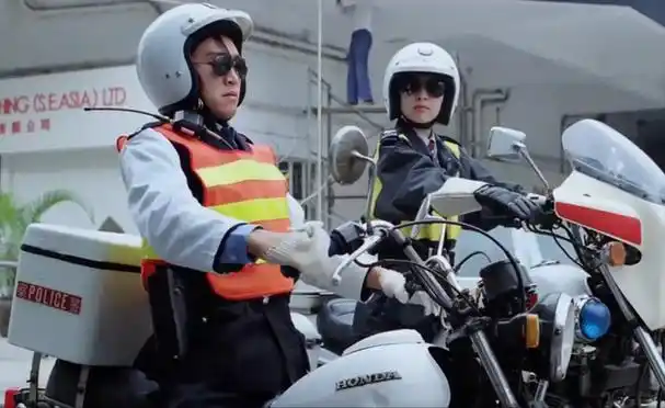 苏州男子被美女交警开罚单后对她一见钟情,他决定这样引起注意