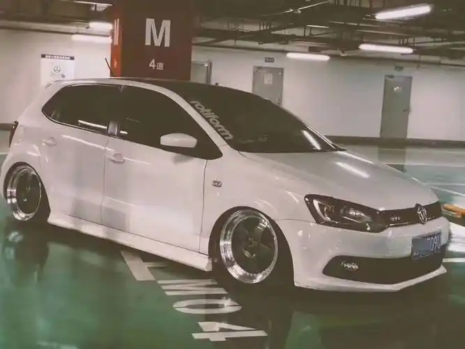 神奇小子低趴风格 大众polo改装airbft气动避震