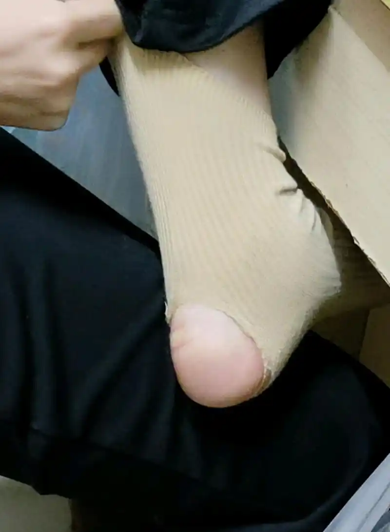 为什么袜子脚后跟会破?