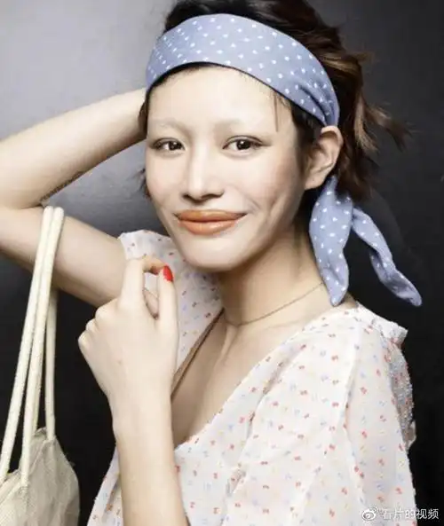 汪峰带女儿做亲子鉴定,章子怡露出真面孔,"好后妈"人设崩了?