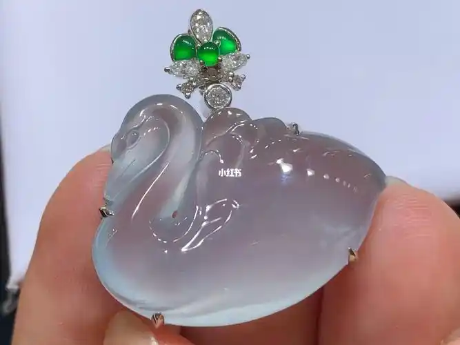翡翠老坑高冰天鹅吊坠