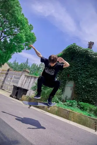 王一博 滑板 酷盖