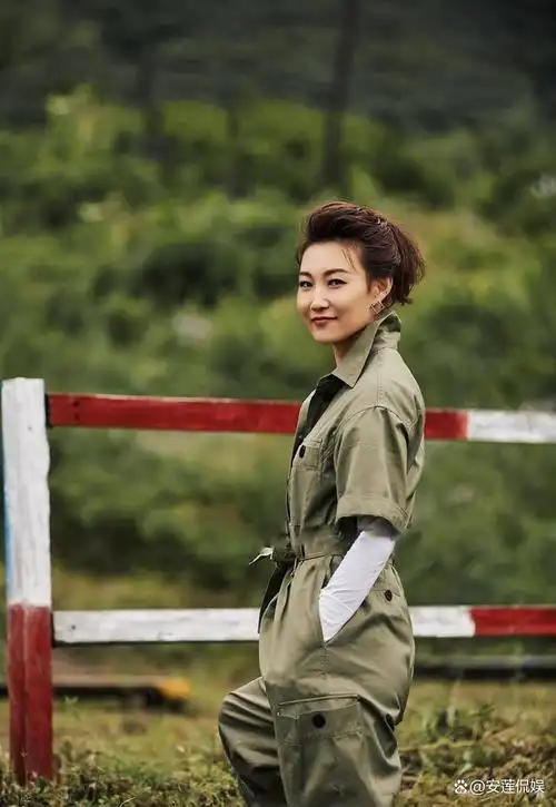 李梓萌作为国内杰出的女主持人,已经连续16年稳固地担任《新闻联播》