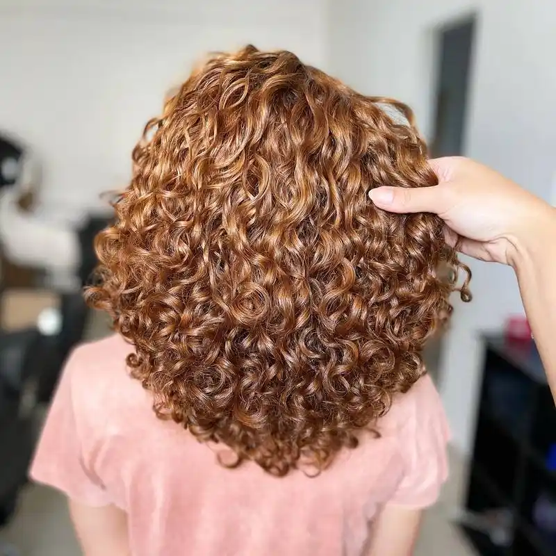 层次短发,直发波波头,满头烫卷发,不论年龄大小都适合,请收藏