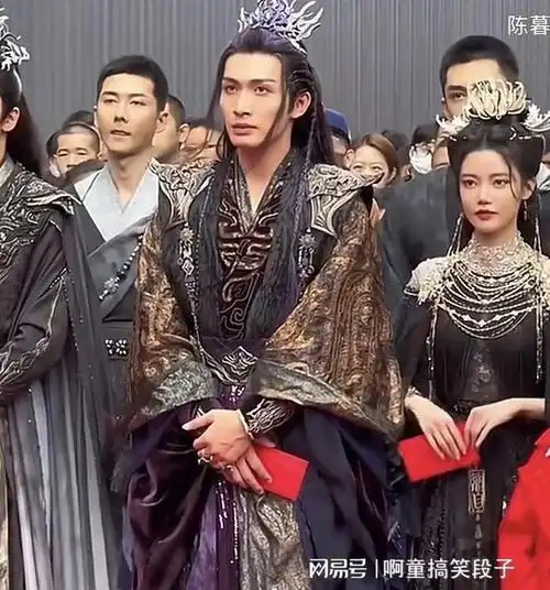 张彬彬新剧刚开机就被质疑要扑全员造型都被吐槽