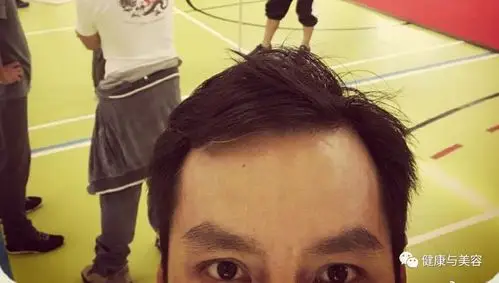 44岁的吴彦祖躲不过秃头危机学会这2步就再不用发愁啦