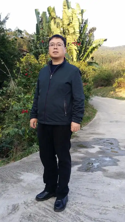 邱谊东 生活照.jpg