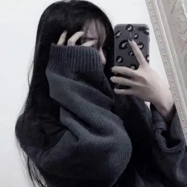 女孩拿手机挡脸图片头像高清好看的女孩拿手机挡脸照片头像