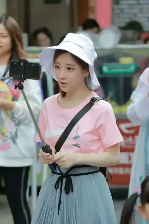 全国知名的万州美女要在重庆开演唱会了有一起去的小伙伴吗