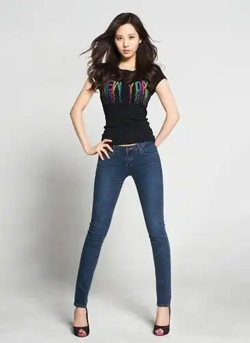 t恤 牛仔裤t恤 半裙,很简单但能美一个夏天!