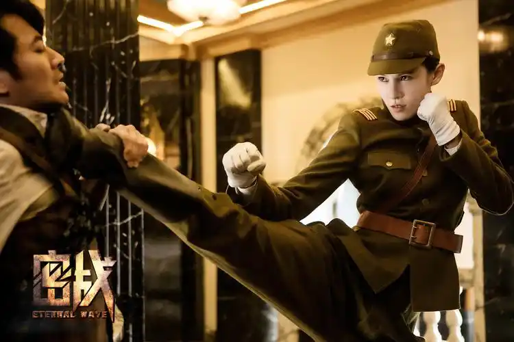 《密战》由钟少雄执导,郭富城,赵丽颖,张翰,任达华,张蓝心,朱一龙和