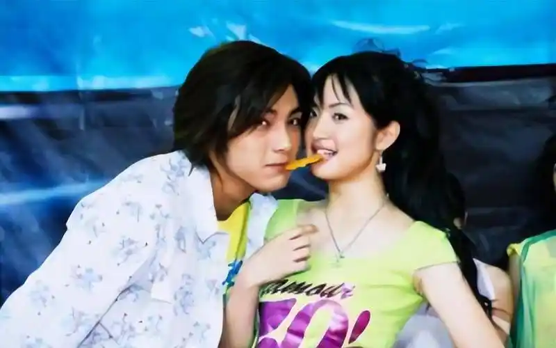 9年后再看林依晨,她的婚姻注定不幸福_贺军翔_台湾_妈妈