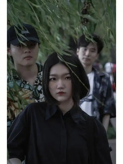 乐队宣传照迷失克莱因