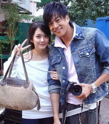 【图】张娜拉现实中的老公是谁? 被何润东亲手喂食拥抱脸红