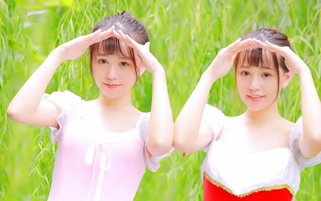 甜美双胞胎姐妹花可爱高清图片桌面壁纸