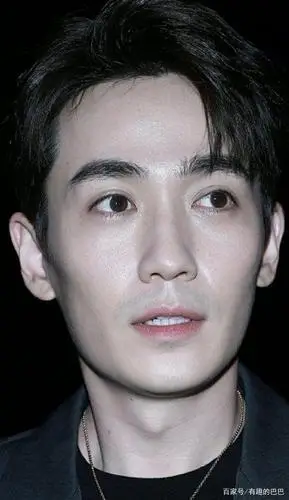 朱一龙亮相首尔时装周,韩网生图流出,真实颜值令人称赞!