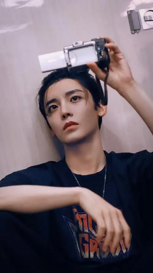 侯明昊在线给新发型征名##侯明昊怎么又狼又奶的