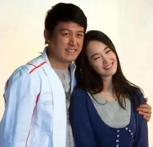 "风流成性"的左小青:出道以来绯闻不断,46岁归来仍靠身材吸睛|演员