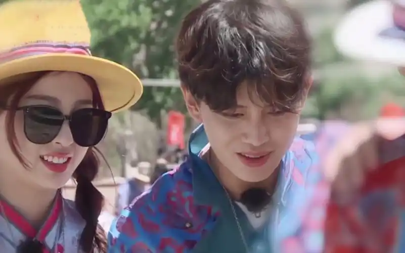 【任嘉伦×虞书欣/嘉和万事欣】"害怕了?没事.