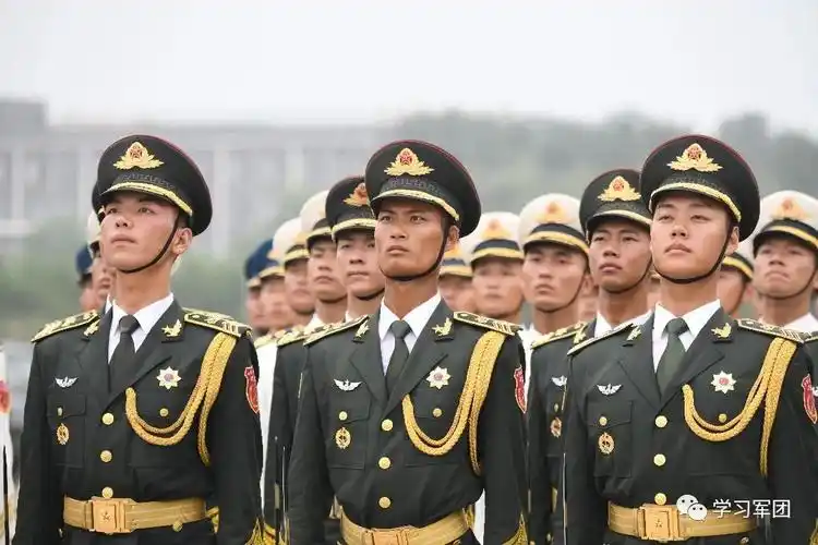 帅气的仪仗官兵是这样"炼"成的!|国旗护卫队_新浪新闻