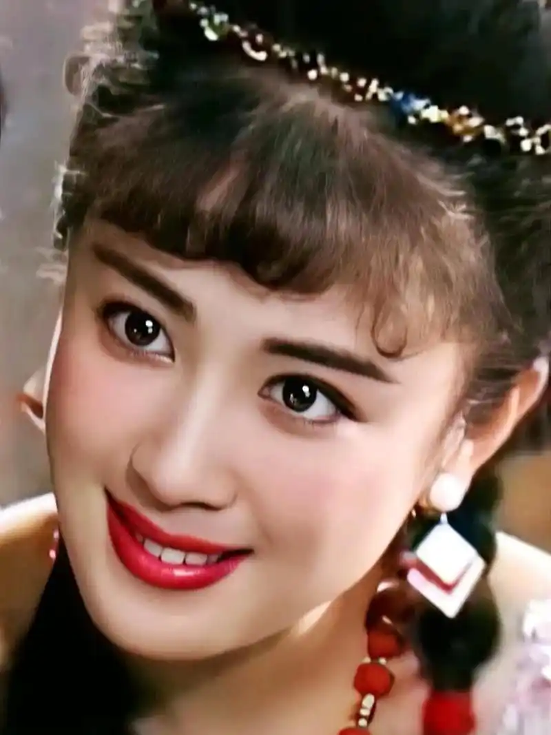 惊世容颜 杨吉儿是隋炀帝的掌上明珠,在郊外偶然邂逅狩猎的李世民继而