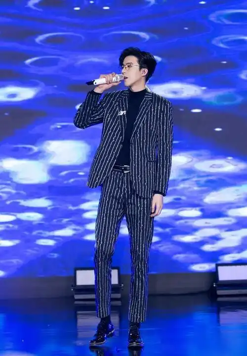 刘宇宁的古装是换了个头吗