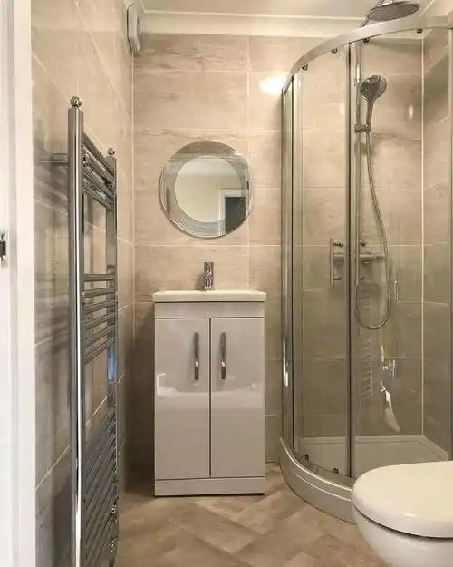 卫生间玻璃隔断,干湿分离这样设计,比邻居家两个卫生间还实用