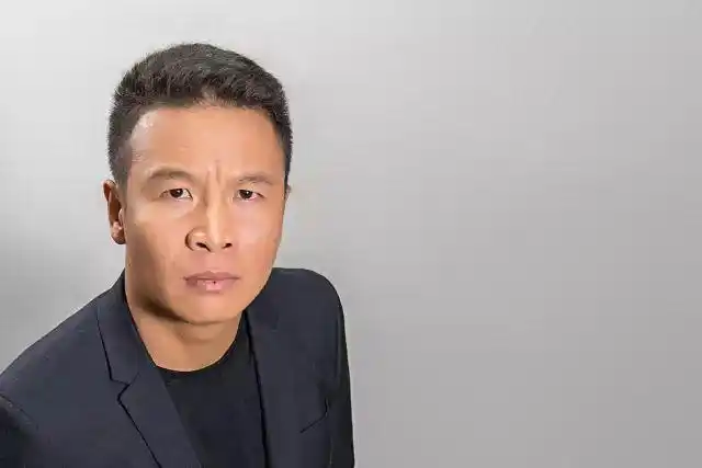 届时,《四平青年之幸福花开》网剧第一季各大主演:张浩,蓝波,张厦