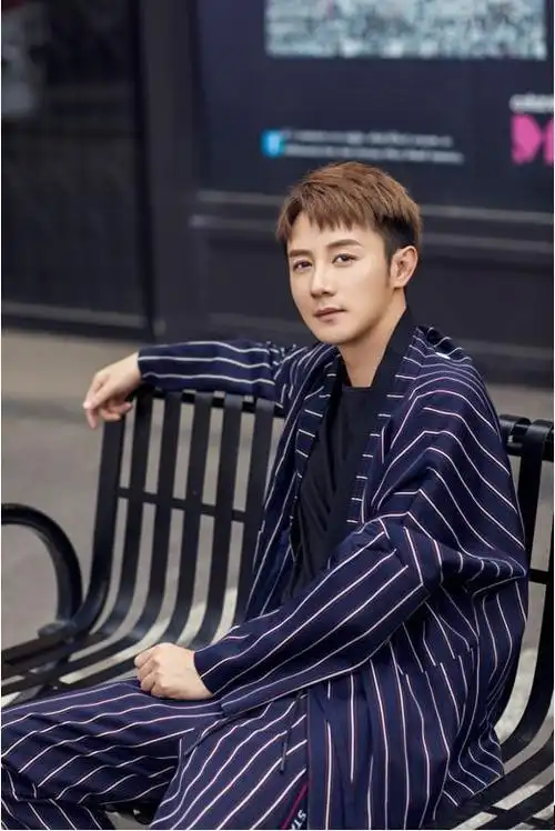 实力偶像艺人张倬闻秋冬写真喋血长江热播