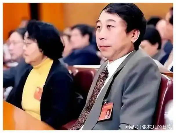著名相声演员冯巩近照低调40年的老婆没想到是熟悉的她