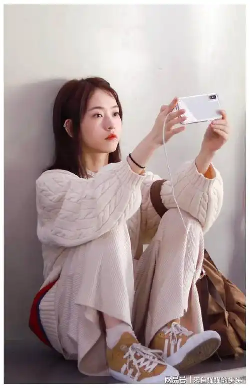 秦牛正威忙澄清张丹三林西娅发声吴亦凡事件背后的众生相