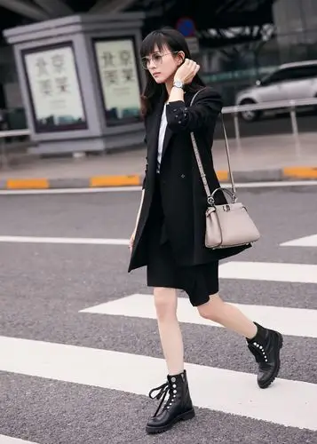 张钧甯机场街拍张钧甯机场街拍张钧甯机场街拍近日,张钧甯现身机场